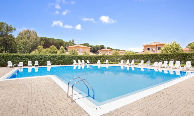 Contrada Difesa I House | Look forward to a great vacation in this vacation home with a shared pool.