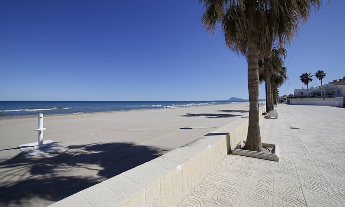 Plaza De La Costera Apartment | LOOKING AT SEA 1 - FIRST LINE OF BEACH