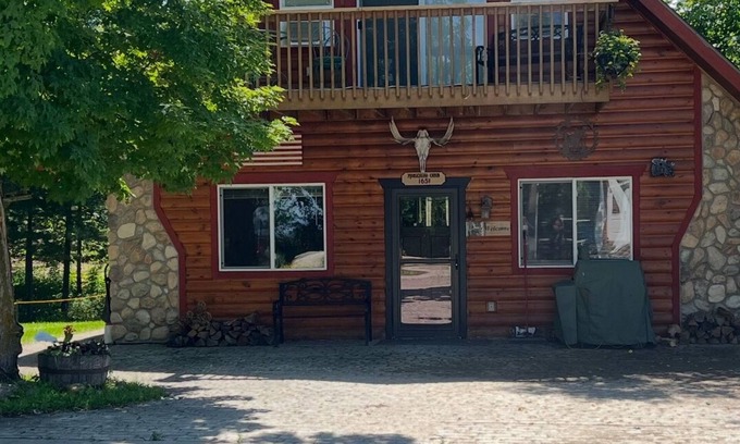 Whipholt House | Looking to enjoy time at the lake?