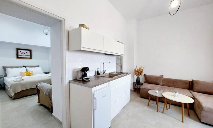 Adamas Apartment | LOR apparemment in center of Adamas