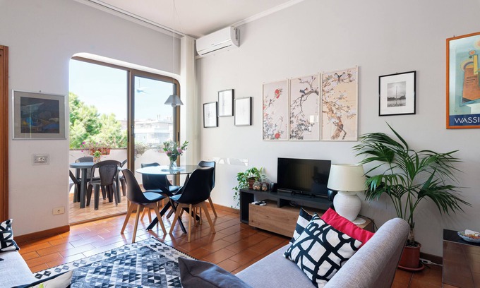 Quartiere XXXIII Lido di Ostia Ponente Apartment | Loretta's place! A modern, cozy, quiet and bright apartment