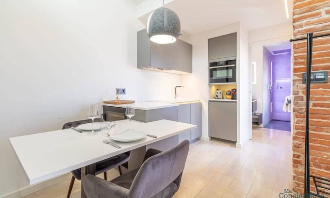 Toulouse City-Centre Apartment | Lorraine - Vue St-Sernin - Hypercentre - Capitole