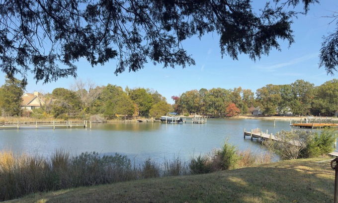 Lottsburg House | Lottsburg's Landing - Your Waterfront Escape on Wrights Cove