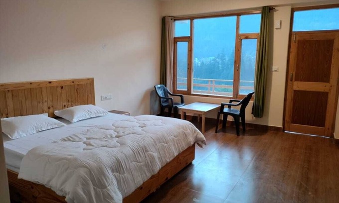 Burwa Bed & Breakfast | Lotus House Mountain View private room with Front Balcony with river View