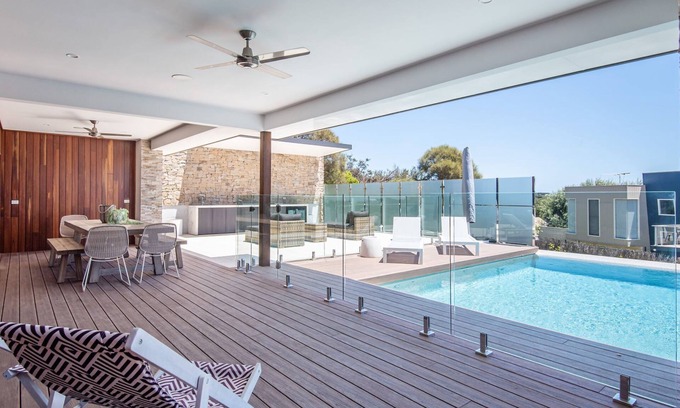 Sorrento House | Lotus Luxury Resort Sorrento with pool