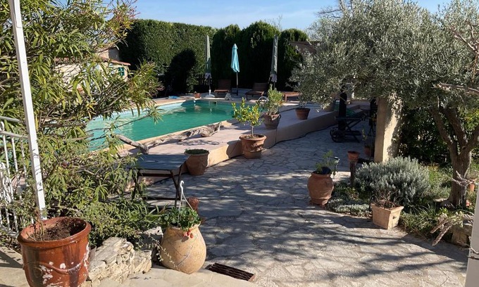 Cabrieres-dʼAigues House | Lou Jasset