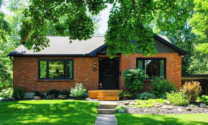 Bayfield Cottage | Louisa Landing - Beautiful Fenced Yard!