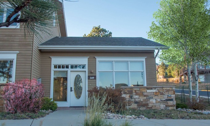 Stanley Hills Condo | Loveable mountain cottage with hot tub and mountain views!