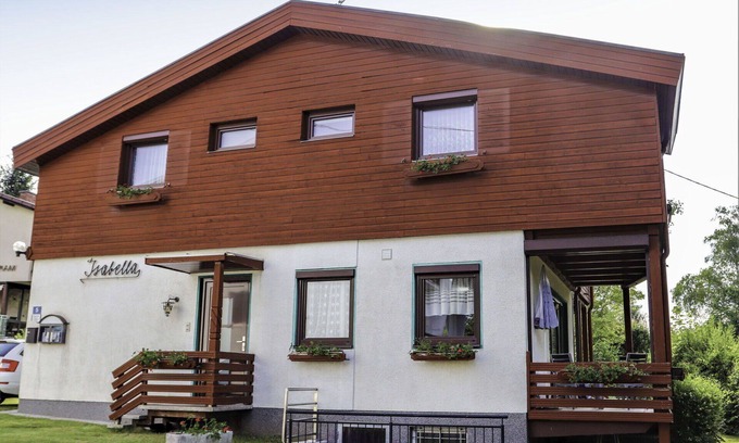 Klopein Apartment | Lovely apartment for 6 guests with WIFI, TV, terrace and pets allowed