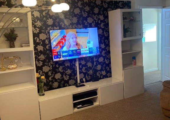 River Apartment | Lovely 2 Bed Flat/Apt in East London- Nice Estate.