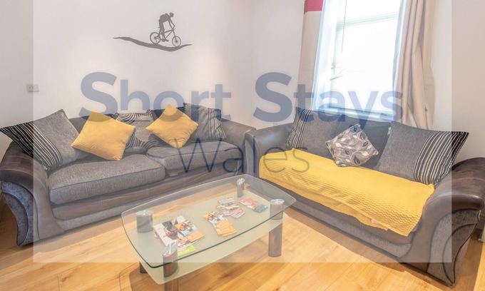 Cwmcarn House | Lovely 3 BR Home Sleeps 7 in the Cross Keys!