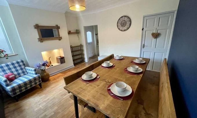 Alfreton House | Lovely 3BD Home in the Heart of Morton