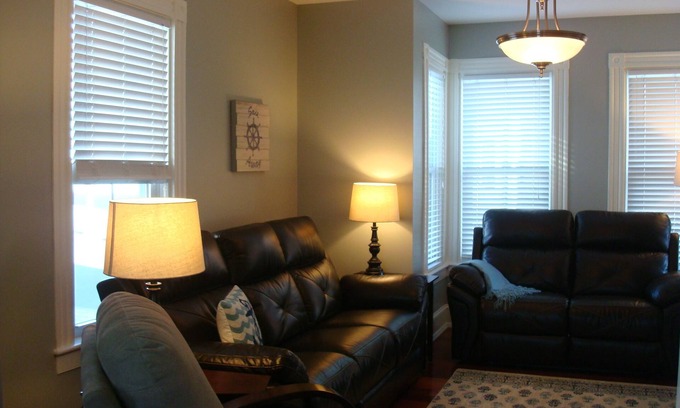 Portsmouth Condo | Lovely 4 Bedroom, 2 Bathroom Condo. Walking distance to all that is Portsmouth.