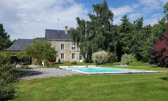 Craon Other | Lovely 9 bedroom house sleeping 18 with private pool in a tranquil setting.