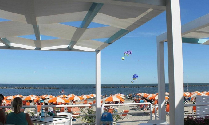 Lido di Pomposa Apartment | Lovely apartment for 4 people with WIFI, A/C, pool, TV and parking
