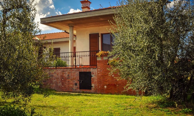 Pergine Valdarno Apartment | Lovely apartment for 4 guests with WIFI, TV and patio, close to Arezzo