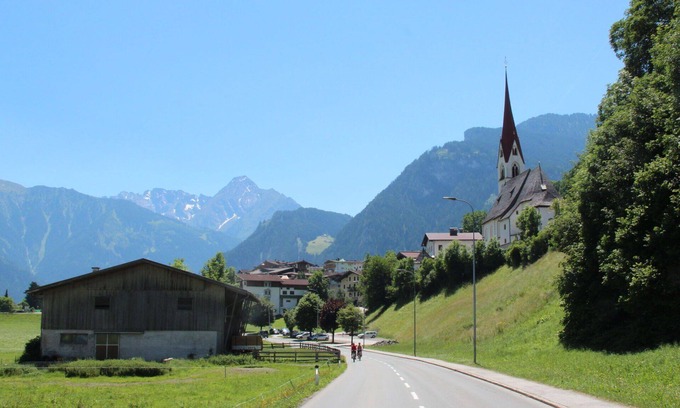 Zellberg Apartment | Lovely apartment for 4 people with WIFI, TV, terrace and pets allowed