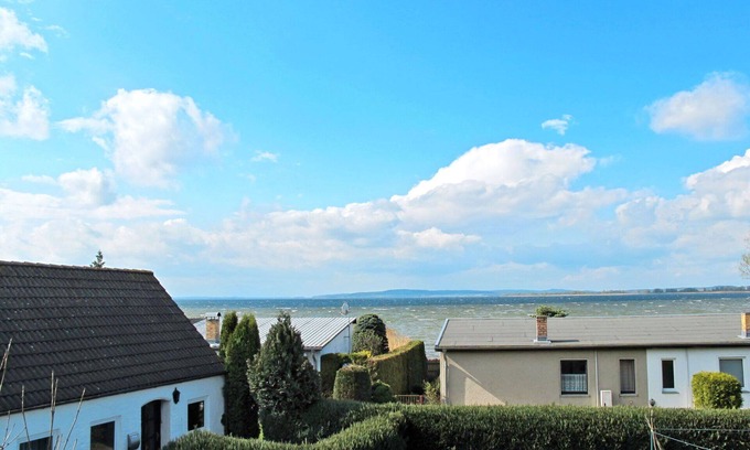 Verchen Apartment | Lovely apartment for 4 people with WIFI, TV, patio and pets allowed