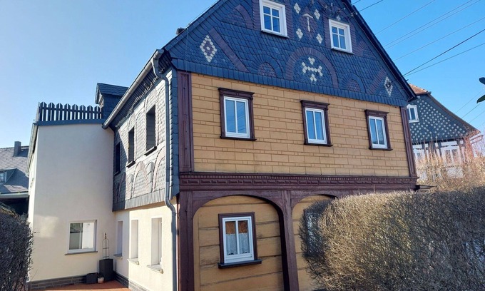 Grossschoenau Apartment | Lovely apartment for 4 people with WIFI, TV, patio and pets allowed