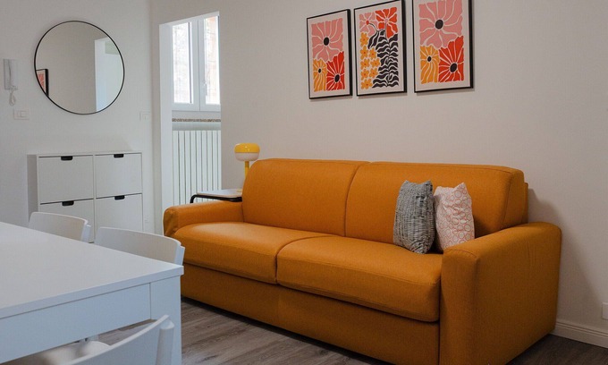 Pavia Apartment | Lovely apartment for 4 guests with WIFI, A/C and TV