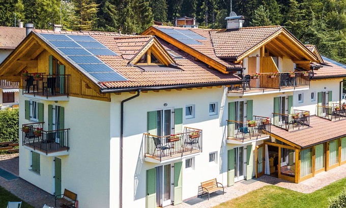 Ronzone Apartment | Lovely apartment for 4 people with WIFI, TV, balcony and parking