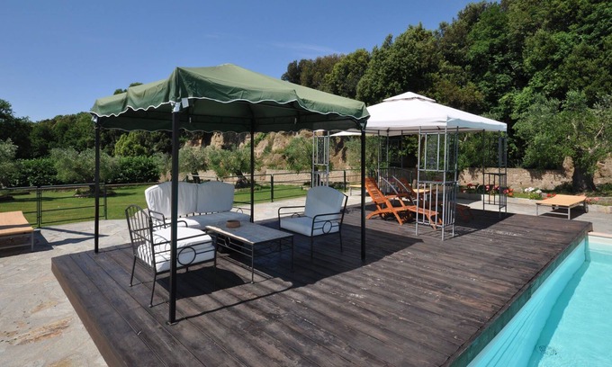 Pitigliano Apartment | Lovely apartment for 4 people with pool, TV and parking