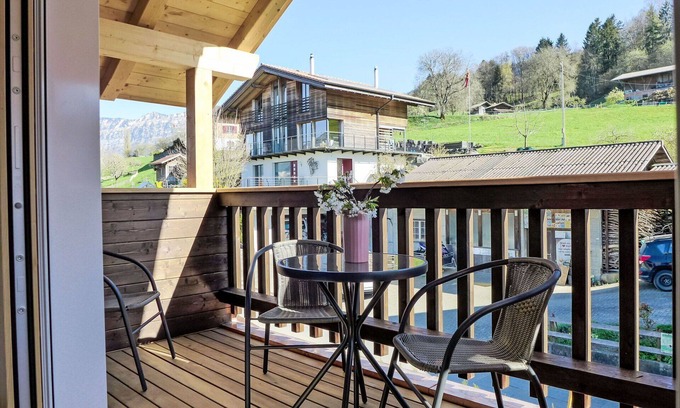 Krattigen Apartment | Lovely apartment for 5 guests with WIFI, TV, balcony and panoramic view
