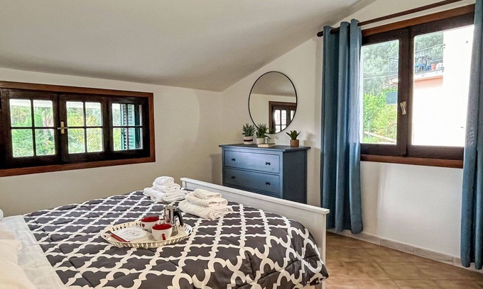 Dolcedo Apartment | Lovely apartment for 4 people with WIFI, pool, patio, pets allowed and panoramic view