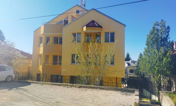 Vitosha District Apartment | Lovely apartment in a leafy Sofia suburb with excellent transport to the Centre.
