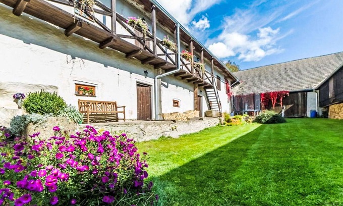 Horni Plana Villa | Lovely apartment in villa for 10 people with pool, WIFI, TV and pets allowed