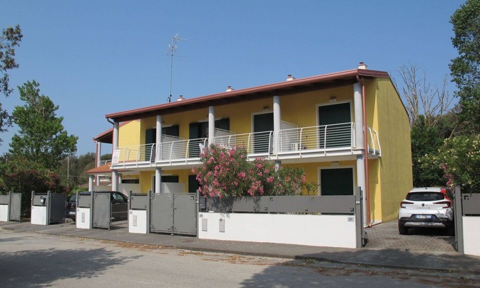 Lido di Volano House | Lovely apartment in villa for 4 guests with A/C, WIFI, TV, terrace and parking