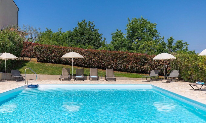Baredine House | Lovely apartment in villa for 6 people with A/C, WIFI, pool, TV, terrace and panoramic view