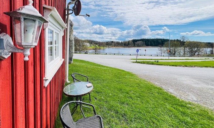 Hallevadsholm Apartment | Lovely apartment in Hällevadsholm