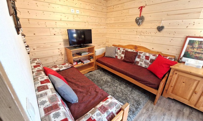 Valfrejus Apartment | Lovely apt for 8, 3 bedrms, central Valfréjus