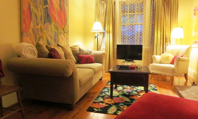 Cabbagetown Apartment | Lovely Artist's Cabbagetown Century Home Downtown with Private Courtyard