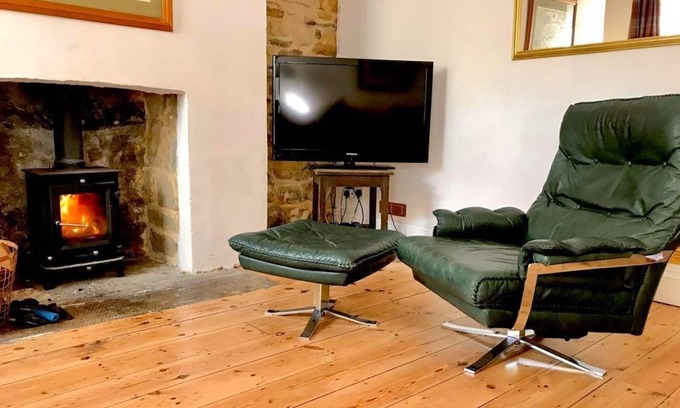 St Leonards-On-Sea Apartment | Lovely beachfront Apartment with private courtyard