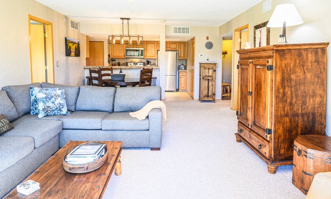 Frisco Condo | Lovely Condo with Mountain/Lake View’s in Heart of Frisco