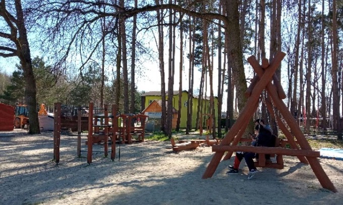 Hradec Kralove House | Lovely apartment in villa for 12 guests with WIFI, TV, patio and pets allowed