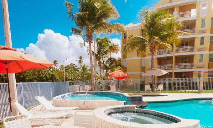 Mediania Alta Apartment | Lovely Garden Beachfront Villa near of San Juan