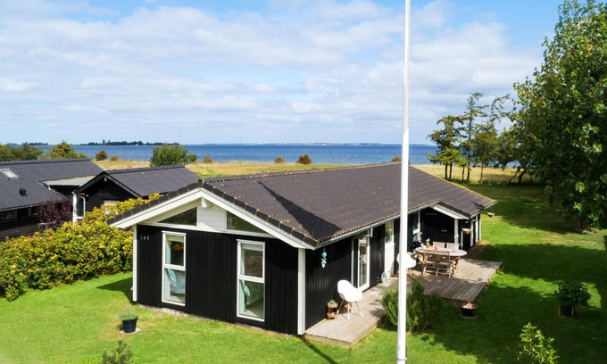Maribo House | Lovely home in Askø with WiFi