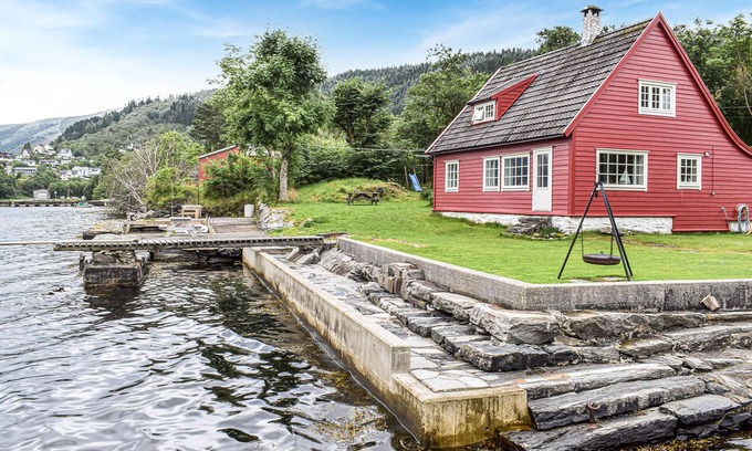 Arna House | Lovely home in Garnes with WiFi