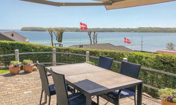 Hejlsminde Strand House | Lovely home in Hejls with WiFi