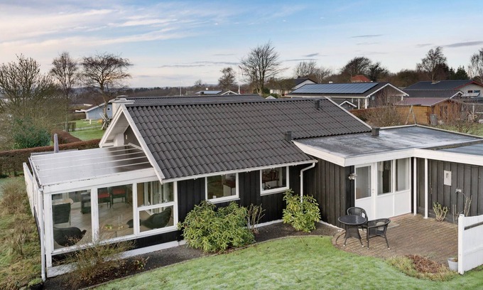 Hejlsminde Strand House | Lovely home in Hejls with sauna