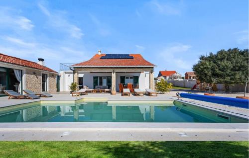 Velim House | Lovely Home In Krkovic