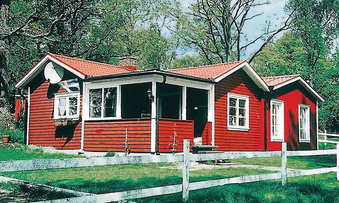 Ljungsarp House | Lovely home in Ljungsarp with sauna