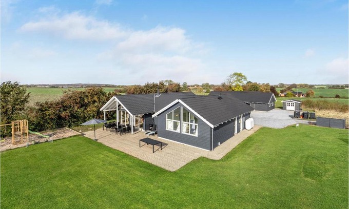 Høruphav House | Lovely Home In Sydals With Sauna