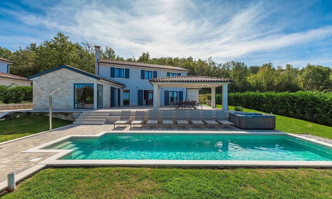 Vranje Selo House | Lovely home in Vizinada