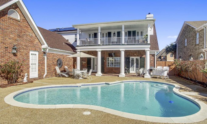 Read Boulevard East House | Lovely Home Only 15mins from Downtown NOLA