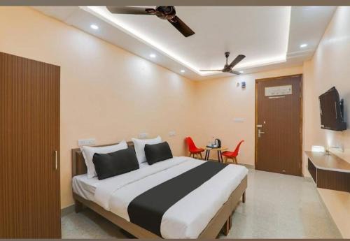 Hazratganj Hotel | Lovely Inn
