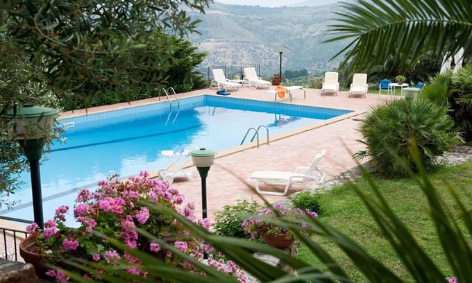 Collesano Villa | Lovely apartment in villa with pool, WIFI, A/C, TV, terrace and panoramic view, close to Cefalù